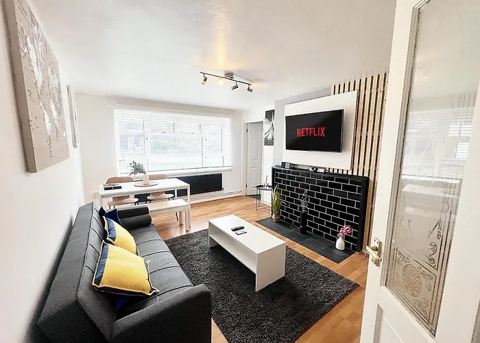 Cosy Croydon Apt Sleeps 5