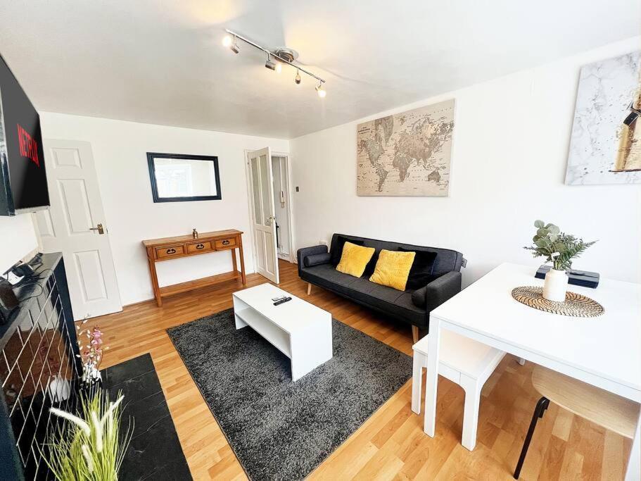 Apartment Cosy Sleeps 5 Croydon